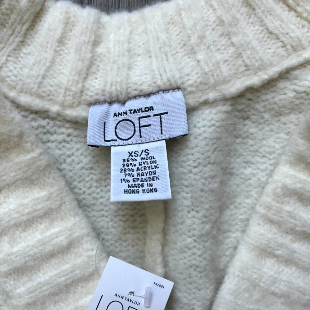 NWT Ann Taylor Cream Wool Capelet Size xs/s - Picture 2 of 4